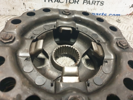 Ford 3000, 4000, 4600, 4610 Clutch Pressure Plate 86640475, 86640476, 81815765 - Kupplung und Teile für Traktor: das Bild 3 Ford 3000, 4000, 4600, 4610 Clutch Pressure Plate 86640475, 86640476, 81815765 - Kupplung und Teile für Traktor: das Bild 3