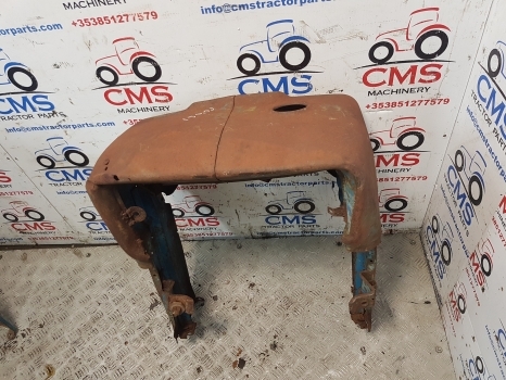 Ford 4000, 5000, 2000, 3000, 3500 Nose Cone Pre Force C5nn8n202ah - Karosserie und Außen für Traktor: das Bild 3 Ford 4000, 5000, 2000, 3000, 3500 Nose Cone Pre Force C5nn8n202ah - Karosserie und Außen für Traktor: das Bild 3