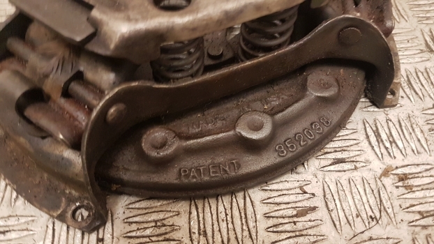 Ford 4100, 4200 Clutch Pressure Plate C9nn7563e - Kupplung und Teile für Traktor: das Bild 5 Ford 4100, 4200 Clutch Pressure Plate C9nn7563e - Kupplung und Teile für Traktor: das Bild 5