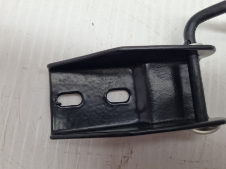 Ford 6610,7410, 5610, Tw Cab Rear Window Latch Rh 83909518, D6nn9440860a - Tür und Teile: das Bild 5 Ford 6610,7410, 5610, Tw Cab Rear Window Latch Rh 83909518, D6nn9440860a - Tür und Teile: das Bild 5