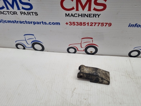 Ford 6610 Q Cab Rear Window Latch Lh/rh 83909519, D6nn94408n01a,83909518 - Tür und Teile: das Bild 1 Ford 6610 Q Cab Rear Window Latch Lh/rh 83909519, D6nn94408n01a,83909518 - Tür und Teile: das Bild 1