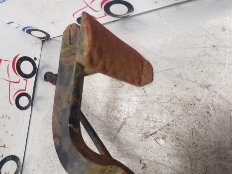 Ford 7610 10 Series Clutch Pedal 83960492, E4nn7n546aa12b, E4nn7d082bc - Kupplung und Teile für Traktor: das Bild 4 Ford 7610 10 Series Clutch Pedal 83960492, E4nn7n546aa12b, E4nn7d082bc - Kupplung und Teile für Traktor: das Bild 4
