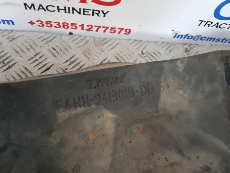 Ford 7610, 5610, 10, Tw, 30, 8530, 8630, 8730 Cab Floor Mat Q Cab E4nn9413010dd - Fahrerhaus und Interieur für Traktor: das Bild 4 Ford 7610, 5610, 10, Tw, 30, 8530, 8630, 8730 Cab Floor Mat Q Cab E4nn9413010dd - Fahrerhaus und Interieur für Traktor: das Bild 4