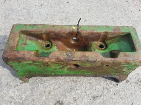 John Deere 6610, 6210, 6110, 6010, 6020, Main Weight Carrier Block 70kg L110165 - Gegengewicht: das Bild 1 John Deere 6610, 6210, 6110, 6010, 6020, Main Weight Carrier Block 70kg L110165 - Gegengewicht: das Bild 1