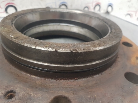 John Deere 6610 Deutz Zf Front Hub Bolt Plate L101713, 4475407037, 4475307037 - Radnabe/-lagerung für Traktor: das Bild 5 John Deere 6610 Deutz Zf Front Hub Bolt Plate L101713, 4475407037, 4475307037 - Radnabe/-lagerung für Traktor: das Bild 5