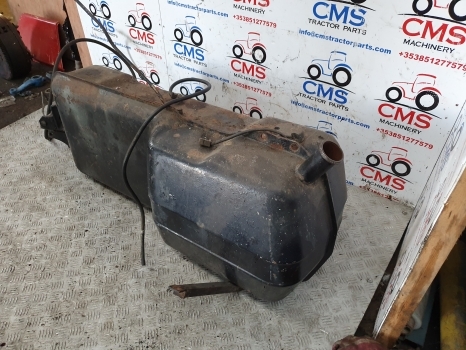 Lamborghini 1106 4wd Right Hand Side Diesel Tank 0.257.8143.3/40 - Kraftstofftank für Traktor: das Bild 5 Lamborghini 1106 4wd Right Hand Side Diesel Tank 0.257.8143.3/40 - Kraftstofftank für Traktor: das Bild 5
