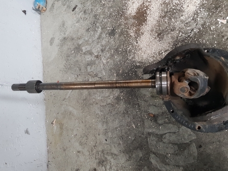 New Holland Case Tm, Mxm, Mxu Ts115a Front Axle Drive Shaft Lhs 5177493, 5191549 - Antriebswelle für Traktor: das Bild 1 New Holland Case Tm, Mxm, Mxu Ts115a Front Axle Drive Shaft Lhs 5177493, 5191549 - Antriebswelle für Traktor: das Bild 1