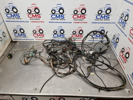 New Holland Case Ts115a, Case Mxu Cab Roof Wiring Loom 82035435, 82032538 - Kabel/ Kabelbaum: das Bild 1 New Holland Case Ts115a, Case Mxu Cab Roof Wiring Loom 82035435, 82032538 - Kabel/ Kabelbaum: das Bild 1