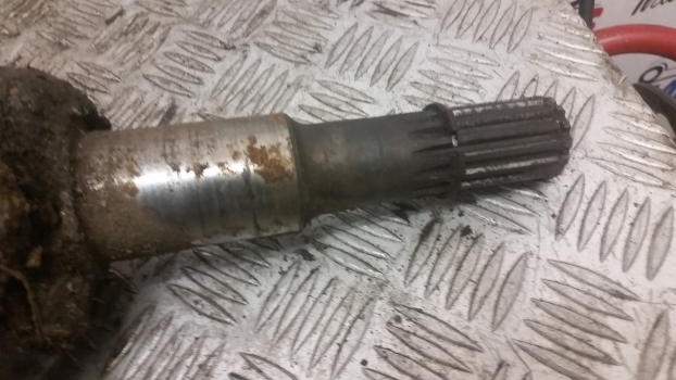 New Holland Ford 35, Ts, L Ts110, Ts115 Front Axle Drive Shaft Right 5166550 - Antriebswelle für Traktor: das Bild 4 New Holland Ford 35, Ts, L Ts110, Ts115 Front Axle Drive Shaft Right 5166550 - Antriebswelle für Traktor: das Bild 4