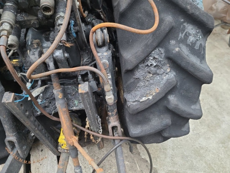 New Holland T4.90 V, T4060f, T4. 95v, T4050n Levelling Box Rhs 5193433 - Federung: das Bild 1 New Holland T4.90 V, T4060f, T4. 95v, T4050n Levelling Box Rhs 5193433 - Federung: das Bild 1