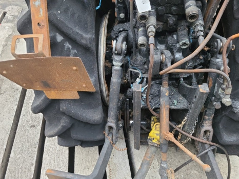 New Holland T4.90v, T4.110v, T4.80n, T4030f, T4040n Levelling Box Lhs 5193421 - Federung: das Bild 1 New Holland T4.90v, T4.110v, T4.80n, T4030f, T4040n Levelling Box Lhs 5193421 - Federung: das Bild 1