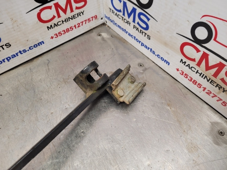 New Holland T4000, Tnd, Tn70sa, Tn60 Da Deluxe Top Link Holder Bracket 87563740 - Federung: das Bild 4 New Holland T4000, Tnd, Tn70sa, Tn60 Da Deluxe Top Link Holder Bracket 87563740 - Federung: das Bild 4