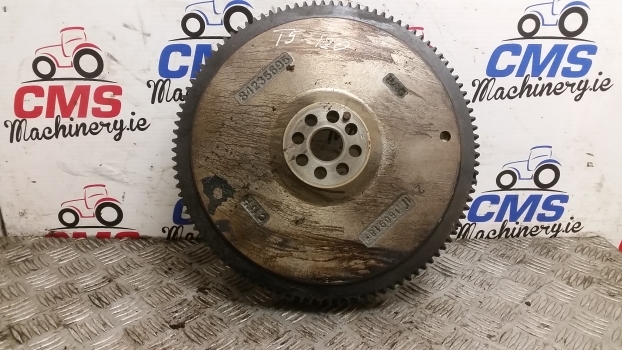 New Holland T5. 100, 110, 120 Engine Flywheel And Ring Gear 47808010, 84235695 - Schwungscheibe für Traktor: das Bild 1 New Holland T5. 100, 110, 120 Engine Flywheel And Ring Gear 47808010, 84235695 - Schwungscheibe für Traktor: das Bild 1
