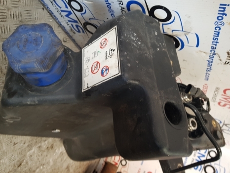 New Holland T6 Steyr Case Maxxum 145 Adblue Tank 47744994, 48049876, 84144089 - AdBlue Tank für Traktor: das Bild 2 New Holland T6 Steyr Case Maxxum 145 Adblue Tank 47744994, 48049876, 84144089 - AdBlue Tank für Traktor: das Bild 2