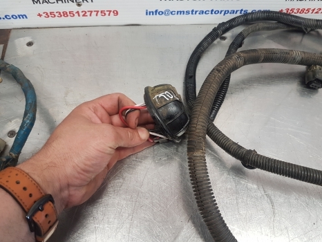 New Holland T7040, T6000, T7000 Front Light Wiring Loom 87658132, 87329727 - Kabel/ Kabelbaum: das Bild 5 New Holland T7040, T6000, T7000 Front Light Wiring Loom 87658132, 87329727 - Kabel/ Kabelbaum: das Bild 5