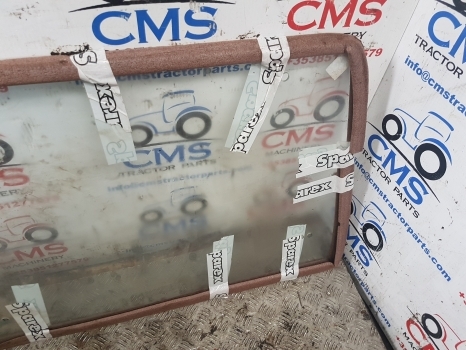 Zetor 3000, 4000, 5000, 6000, 7000 Rear Glass 60117910b, S64986, 60117910 - Fenster und Teile für Traktor: das Bild 2 Zetor 3000, 4000, 5000, 6000, 7000 Rear Glass 60117910b, S64986, 60117910 - Fenster und Teile für Traktor: das Bild 2