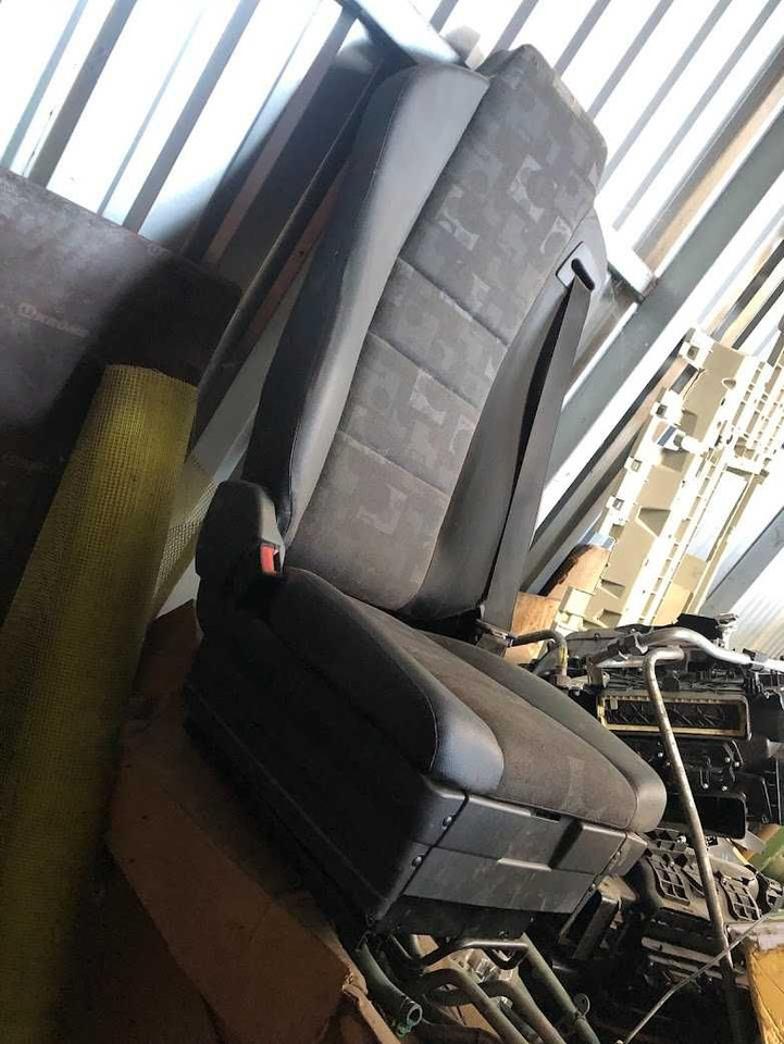 Foteli siedzenia komplet Mercedes Actros nowe - Sitz für LKW: das Bild 4 Foteli siedzenia komplet Mercedes Actros nowe - Sitz für LKW: das Bild 4