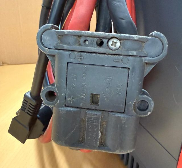 Hawker unknown | Charger for Next Sys batteries 24V36A 1085w 200-240 Vac sn. SCA - Batterie für Flurförderzeug: das Bild 3 Hawker unknown | Charger for Next Sys batteries 24V36A 1085w 200-240 Vac sn. SCA - Batterie für Flurförderzeug: das Bild 3