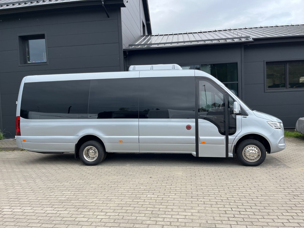 Mercedes-Benz Sprinter 519 TRANSFER XL / 22+1+1 / ON STOCK!!! Mercedes-Benz Sprinter 519 TOURIST XL/ 21-24 Seats/ IN STOCK! - Kleinbus, Personentransporter: das Bild 4 Mercedes-Benz Sprinter 519 TRANSFER XL / 22+1+1 / ON STOCK!!! Mercedes-Benz Sprinter 519 TOURIST XL/ 21-24 Seats/ IN STOCK! - Kleinbus, Personentransporter: das Bild 4