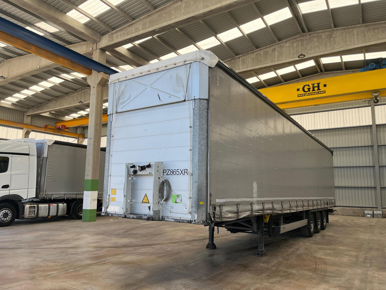 Schmitz Cargobull SCS24/L Varios - Planenauflieger: das Bild 1 Schmitz Cargobull SCS24/L Varios - Planenauflieger: das Bild 1