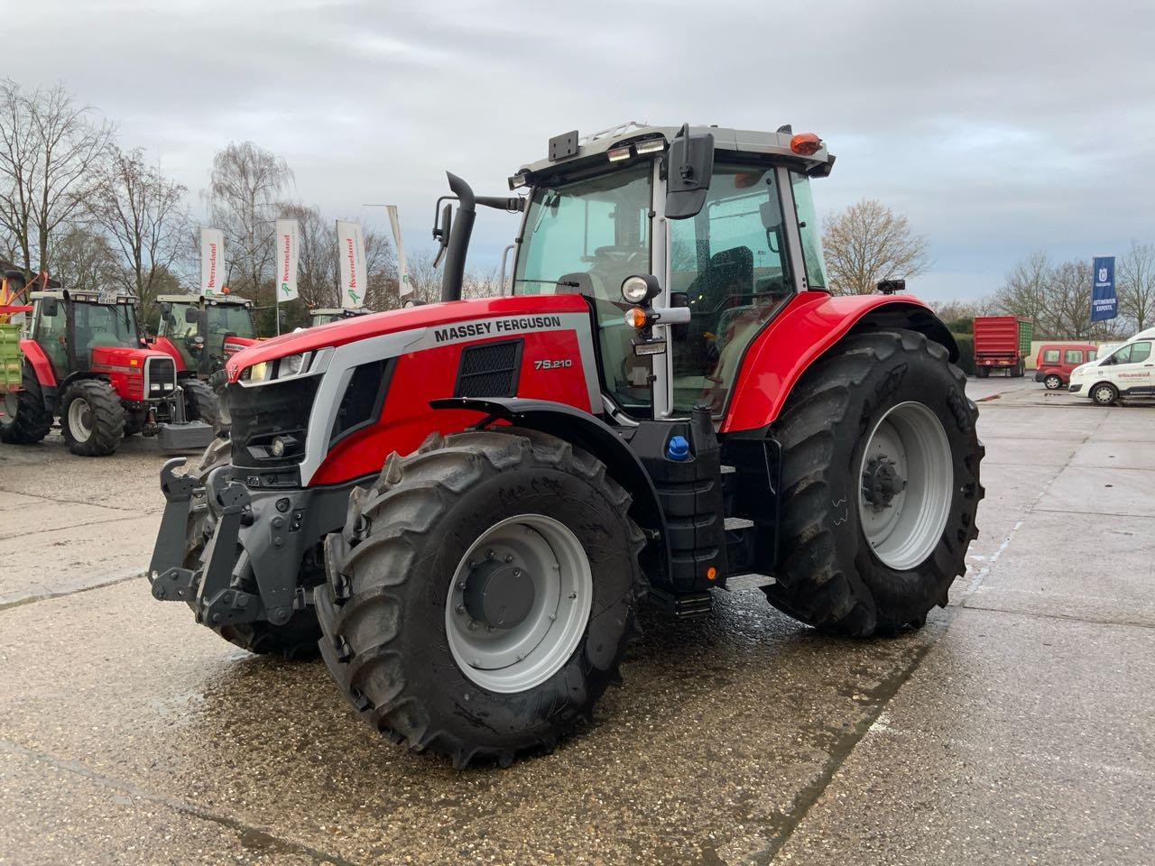 Massey Ferguson MF 7S.210 DVT - Traktor: das Bild 3 Massey Ferguson MF 7S.210 DVT - Traktor: das Bild 3