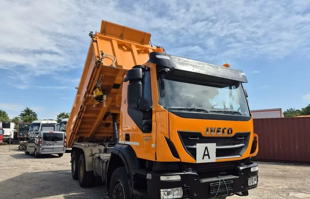 Iveco Trakker 410 BB 6x4 – Wywrotka 12 m³ / Manual / MEILLER BORDMATIK / Euro 6 / Klima / Tempomat - Kipper: das Bild 2 Iveco Trakker 410 BB 6x4 – Wywrotka 12 m³ / Manual / MEILLER BORDMATIK / Euro 6 / Klima / Tempomat - Kipper: das Bild 2