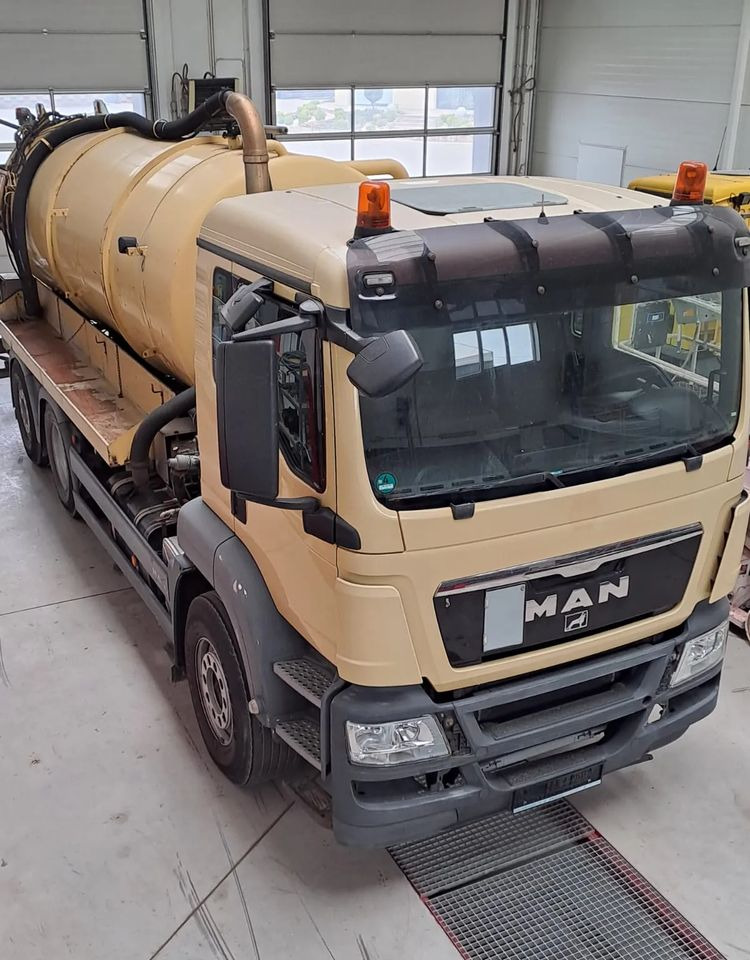 MAN MAN TGS 26.360/6X2/POJAZD KOMUNALNY Z WYWROTEM - Saug-/ Spülfahrzeug: das Bild 2 MAN MAN TGS 26.360/6X2/POJAZD KOMUNALNY Z WYWROTEM - Saug-/ Spülfahrzeug: das Bild 2