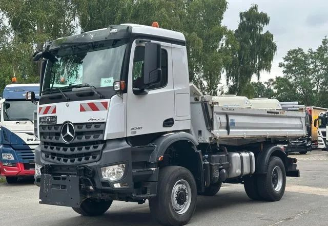 Mercedes-Benz Arocs 2040 4x4 – Meiller | Euro 6c | płyta czołowa do montażu pługu, osprzętu zimowego lub komunalnego | Automat | Resory stalowe (Blatt-Blatt) - Kipper: das Bild 4 Mercedes-Benz Arocs 2040 4x4 – Meiller | Euro 6c | płyta czołowa do montażu pługu, osprzętu zimowego lub komunalnego | Automat | Resory stalowe (Blatt-Blatt) - Kipper: das Bild 4