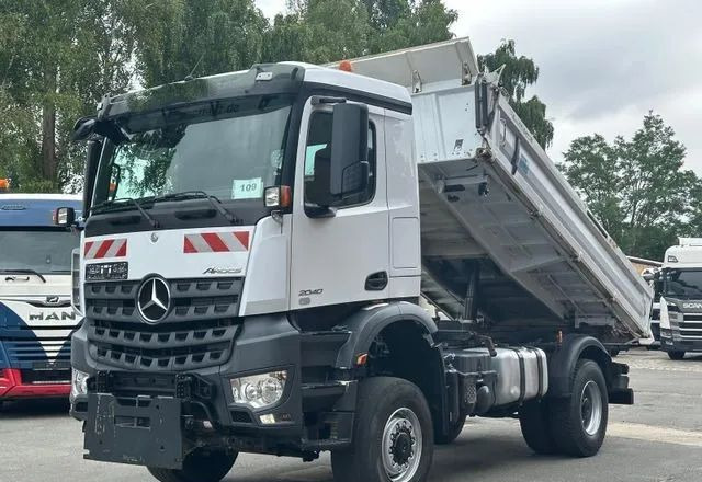 Mercedes-Benz Arocs 2040 4x4 – Meiller | Euro 6c | płyta czołowa do montażu pługu, osprzętu zimowego lub komunalnego | Automat | Resory stalowe (Blatt-Blatt) - Kipper: das Bild 1 Mercedes-Benz Arocs 2040 4x4 – Meiller | Euro 6c | płyta czołowa do montażu pługu, osprzętu zimowego lub komunalnego | Automat | Resory stalowe (Blatt-Blatt) - Kipper: das Bild 1