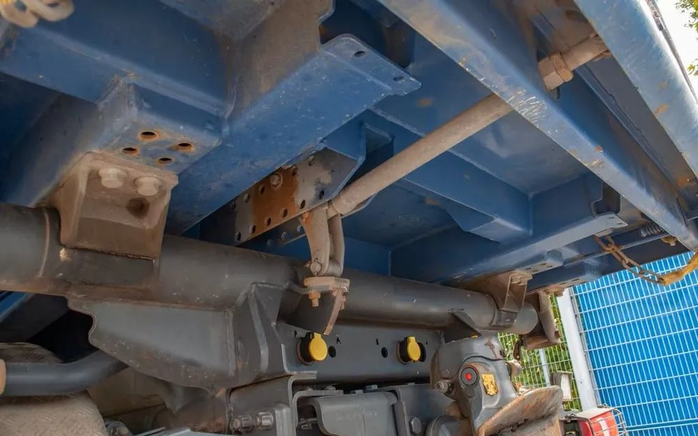 Mercedes-Benz Arocs 2652 6x4 – Wywrotka trójstronna Meiller z Bordmatik (Euro 6) - Kipper: das Bild 4 Mercedes-Benz Arocs 2652 6x4 – Wywrotka trójstronna Meiller z Bordmatik (Euro 6) - Kipper: das Bild 4