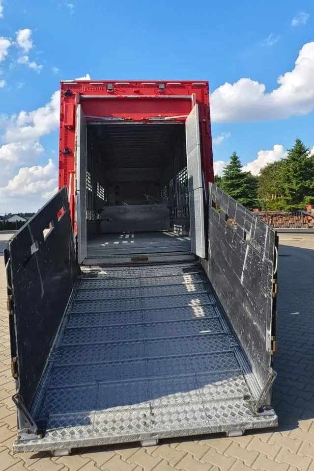 Pezzaioli 2017 / 3 POZIOMY / TRANSPORT ZWIERZĄT / HYDRAULIKA / STEROWANIE PILOTEM/ PODNOSZONY DACH / - Tiertransporter Auflieger: das Bild 4 Pezzaioli 2017 / 3 POZIOMY / TRANSPORT ZWIERZĄT / HYDRAULIKA / STEROWANIE PILOTEM/ PODNOSZONY DACH / - Tiertransporter Auflieger: das Bild 4