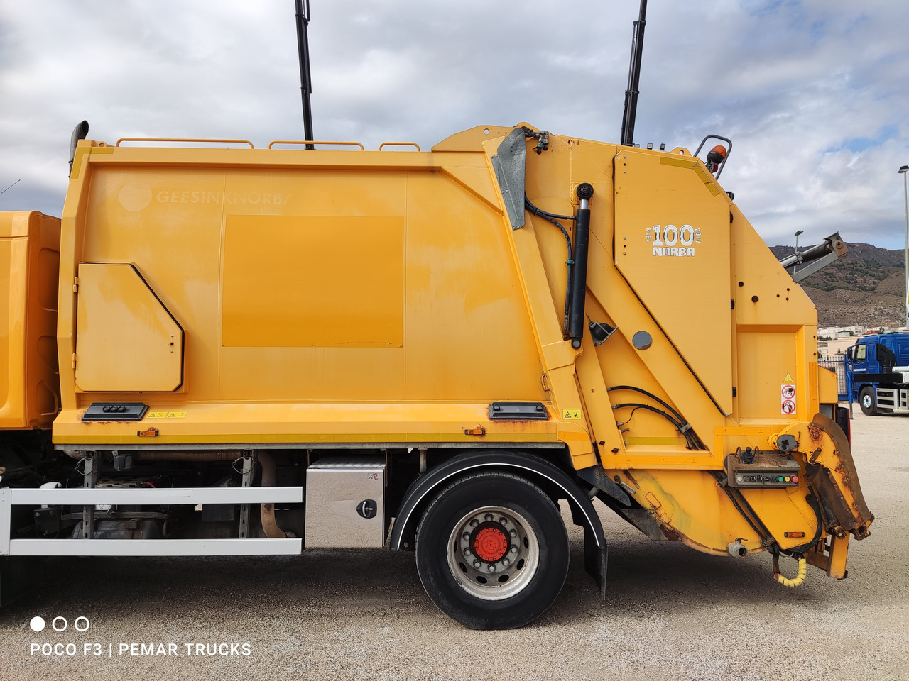 GEESINKNORBA MF300 CONTENEDOR BASURERO RECOLECTOR / COMPACTADOR - Werkzeug/ Gerät: das Bild 1 GEESINKNORBA MF300 CONTENEDOR BASURERO RECOLECTOR / COMPACTADOR - Werkzeug/ Gerät: das Bild 1