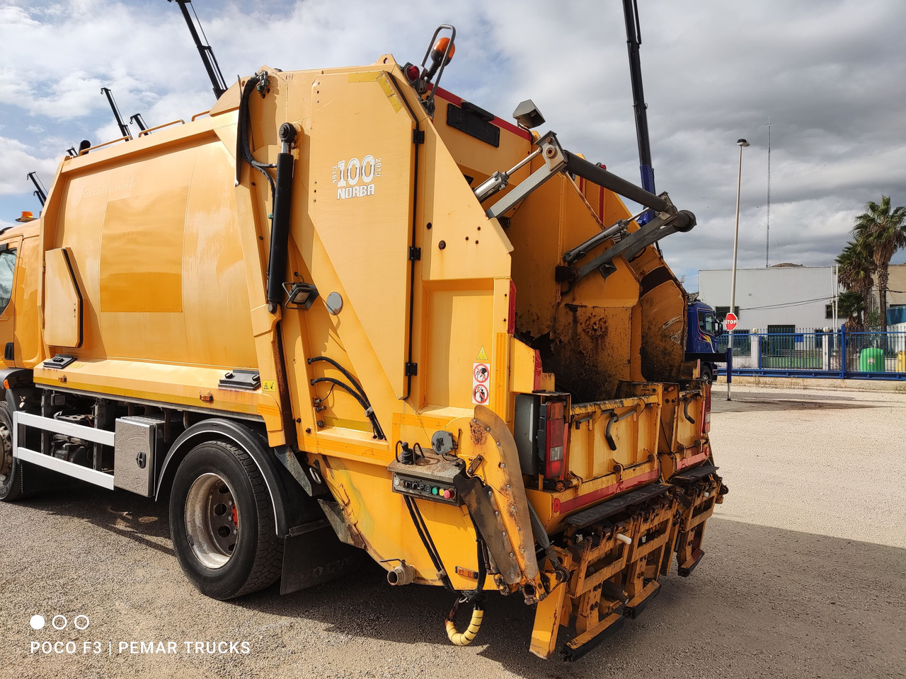 GEESINKNORBA MF300 CONTENEDOR BASURERO RECOLECTOR / COMPACTADOR - Werkzeug/ Gerät: das Bild 2 GEESINKNORBA MF300 CONTENEDOR BASURERO RECOLECTOR / COMPACTADOR - Werkzeug/ Gerät: das Bild 2
