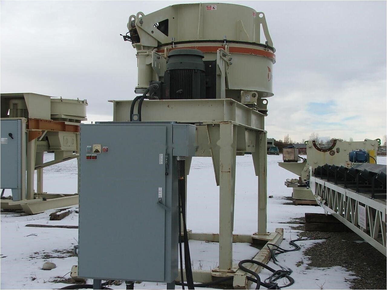 Metso BARMAC B7100SE VSI CRUSHER - Kegelbrecher: das Bild 3 Metso BARMAC B7100SE VSI CRUSHER - Kegelbrecher: das Bild 3