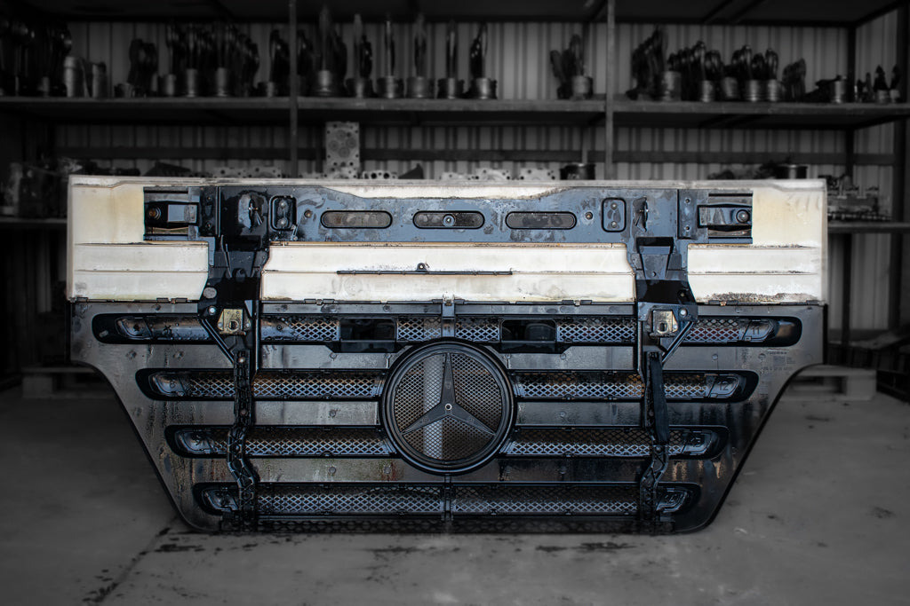 MERCEDES-BENZ ACTROS MEGA SPACE MP II - Motorhaube für LKW: das Bild 2 MERCEDES-BENZ ACTROS MEGA SPACE MP II - Motorhaube für LKW: das Bild 2