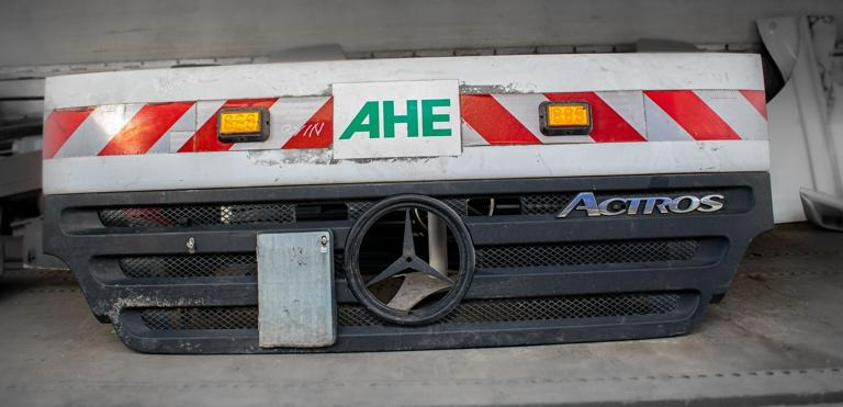MERCEDES-BENZ ACTROS MP II MEGA - Motorhaube für LKW: das Bild 1 MERCEDES-BENZ ACTROS MP II MEGA - Motorhaube für LKW: das Bild 1