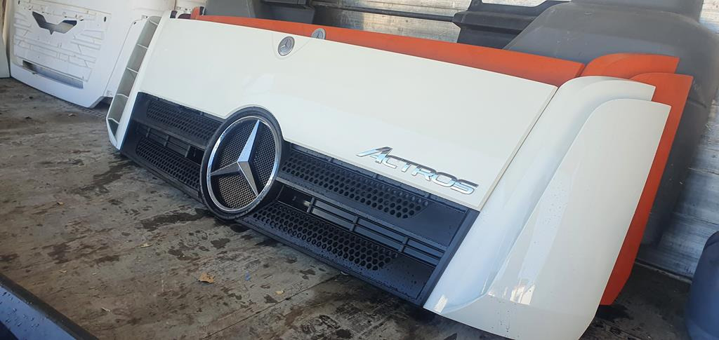 MERCEDES-BENZ ACTROS MP4 - Motorhaube für LKW: das Bild 2 MERCEDES-BENZ ACTROS MP4 - Motorhaube für LKW: das Bild 2