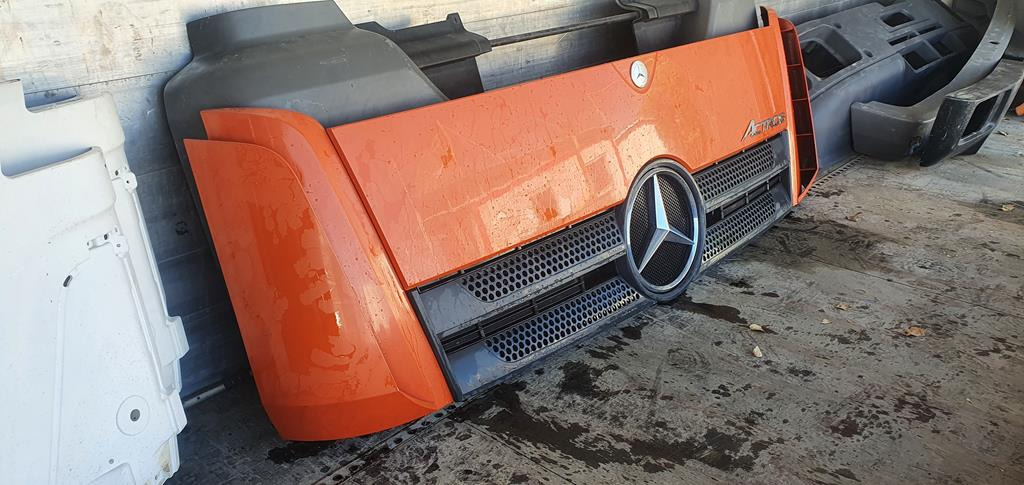 MERCEDES-BENZ ACTROS MP4 - Motorhaube für LKW: das Bild 3 MERCEDES-BENZ ACTROS MP4 - Motorhaube für LKW: das Bild 3