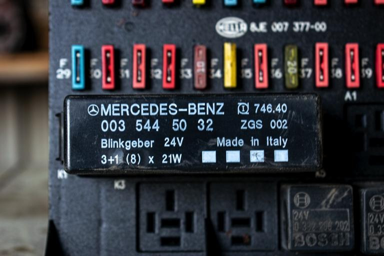 MERCEDES-BENZ ATEGO II - Sicherung für LKW: das Bild 2 MERCEDES-BENZ ATEGO II - Sicherung für LKW: das Bild 2