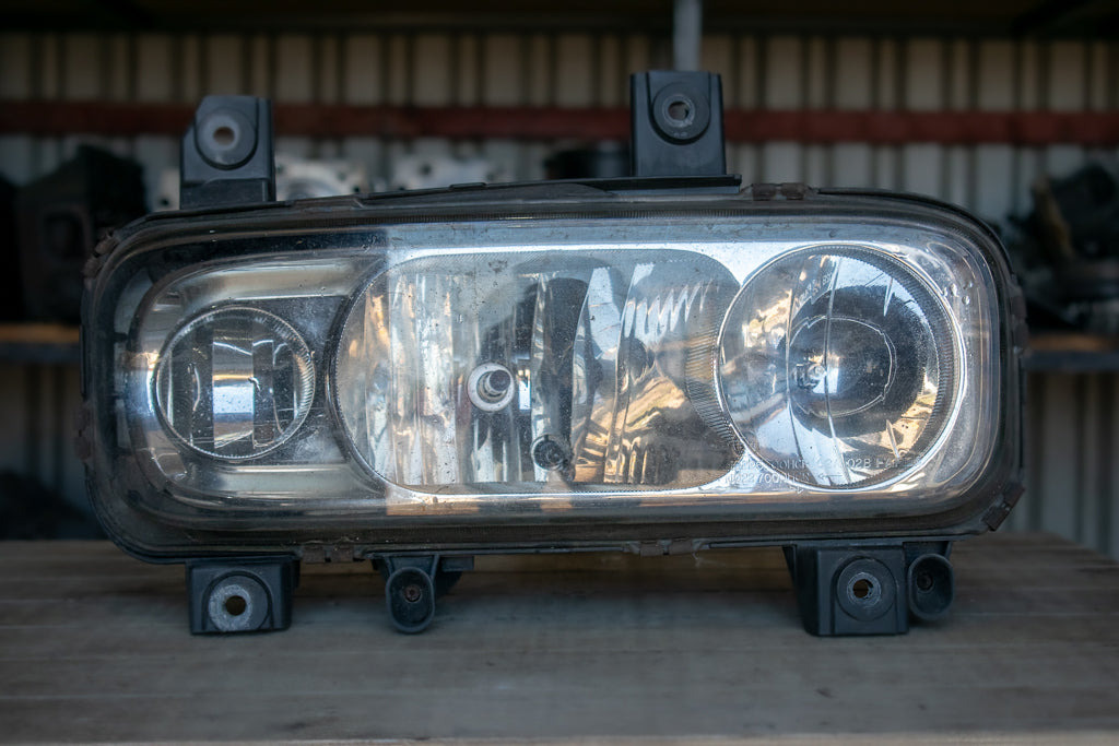MERCEDES-BENZ ATEGO II HEADLIGHT RIGHT - PASSENGER - Hauptscheinwerfer für LKW: das Bild 1 MERCEDES-BENZ ATEGO II HEADLIGHT RIGHT - PASSENGER - Hauptscheinwerfer für LKW: das Bild 1