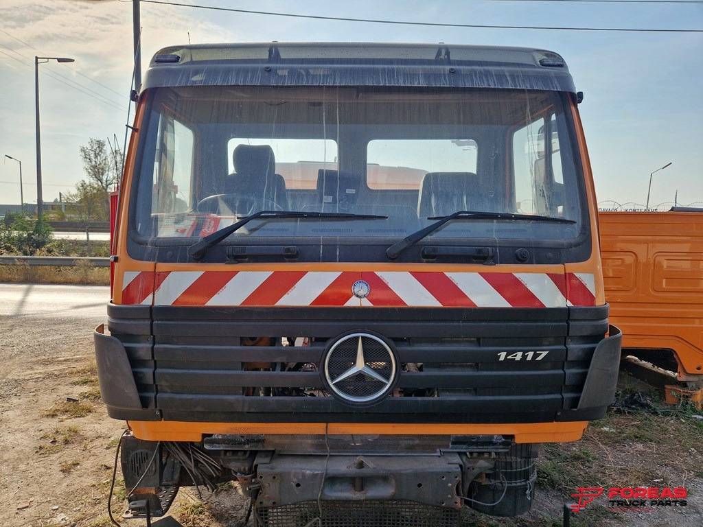 MERCEDES SK - SMALL - RIGHT HAND DRIVE - Fahrerhaus: das Bild 3 MERCEDES SK - SMALL - RIGHT HAND DRIVE - Fahrerhaus: das Bild 3