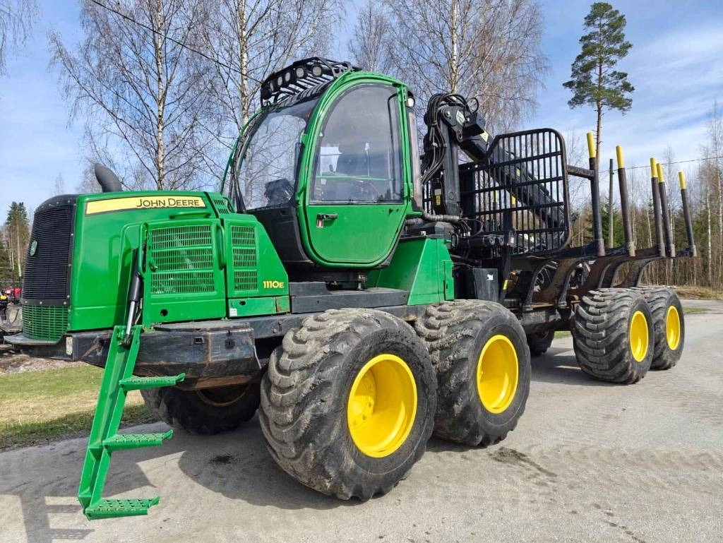 John Deere 1110 E Eco III - Forwarder: das Bild 1 John Deere 1110 E Eco III - Forwarder: das Bild 1