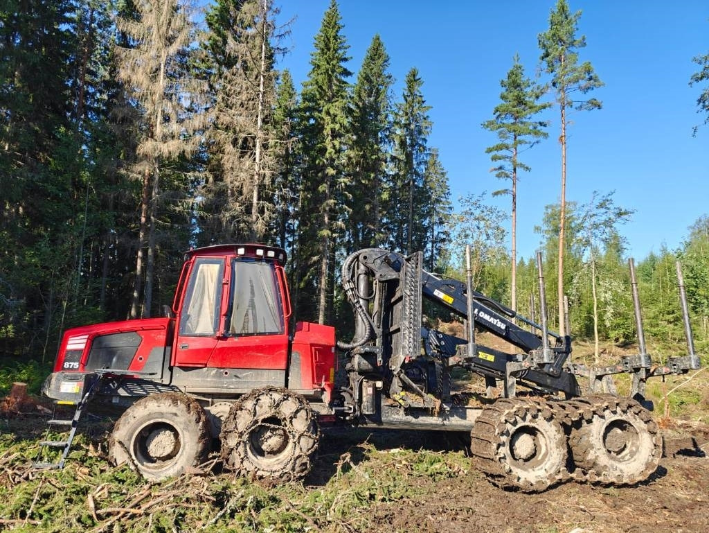 Komatsu 875 - Forwarder: das Bild 2 Komatsu 875 - Forwarder: das Bild 2