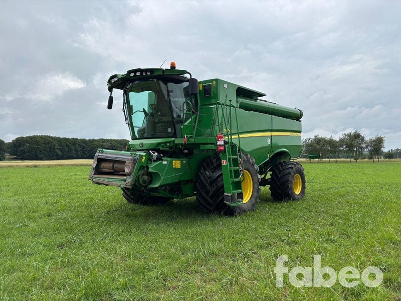 John Deere S690i - Mähdrescher: das Bild 1 John Deere S690i - Mähdrescher: das Bild 1