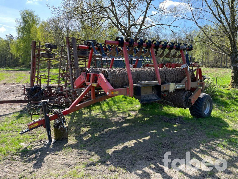 Kverneland Actiroll 830 Cambridge - Technik für Bodenbearbeitung: das Bild 1 Kverneland Actiroll 830 Cambridge - Technik für Bodenbearbeitung: das Bild 1