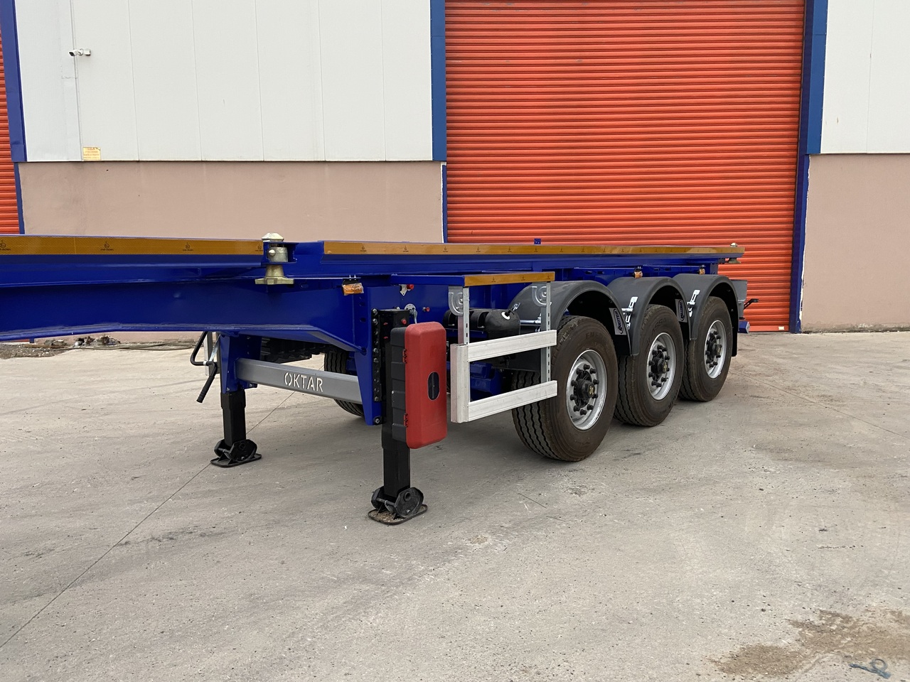 OKTAR CONTAINER TIPPER TRAILER ADR 2025 - Container/ Wechselfahrgestell Auflieger: das Bild 5 OKTAR CONTAINER TIPPER TRAILER ADR 2025 - Container/ Wechselfahrgestell Auflieger: das Bild 5