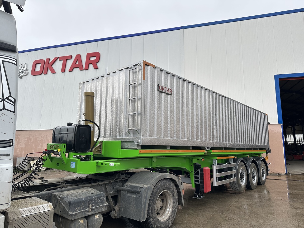 NEU: Tankauflieger OKTAR TREYLER 2025: das Bild 9 NEU: Tankauflieger OKTAR TREYLER 2025: das Bild 9