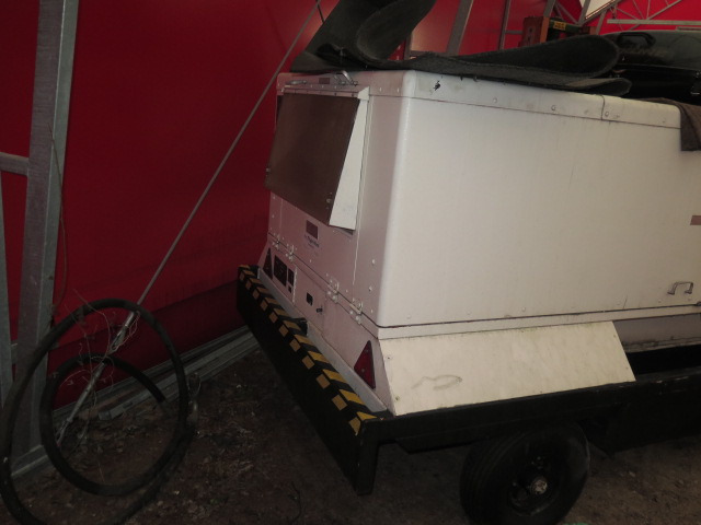 Trieletron 90T400SLN - Bodenstromaggregat: das Bild 3 Trieletron 90T400SLN - Bodenstromaggregat: das Bild 3