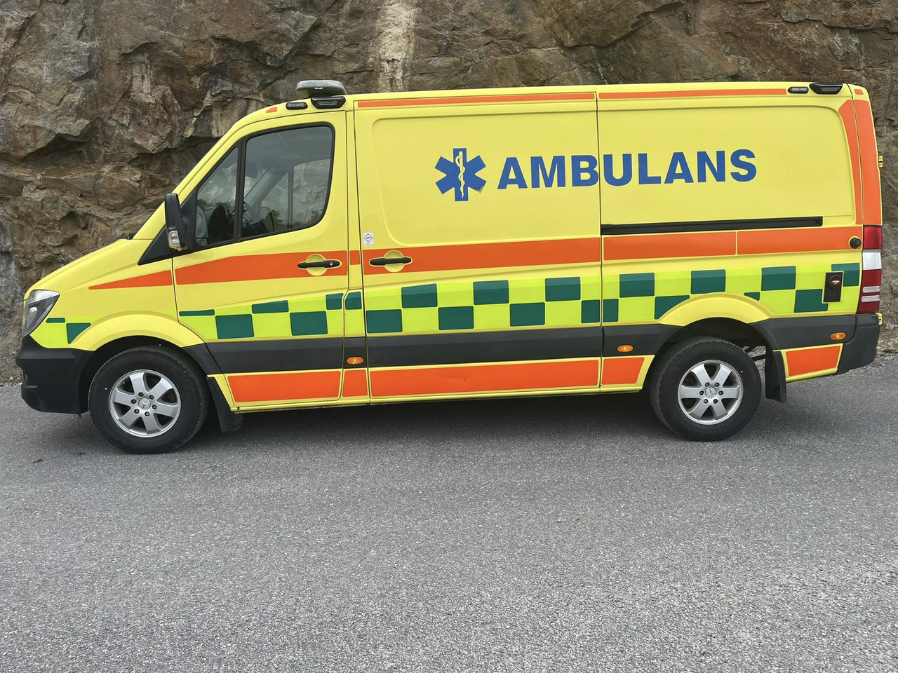 MERCEDES-BENZ Sprinter 319 - AMBULANCE - Krankenwagen: das Bild 3 MERCEDES-BENZ Sprinter 319 - AMBULANCE - Krankenwagen: das Bild 3