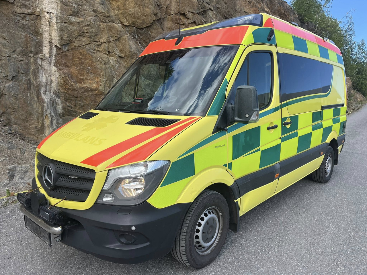 Mercedes-Benz Sprinter 319 - AMBULANCE / Krankenwagen / Ambulancia - Krankenwagen: das Bild 1 Mercedes-Benz Sprinter 319 - AMBULANCE / Krankenwagen / Ambulancia - Krankenwagen: das Bild 1